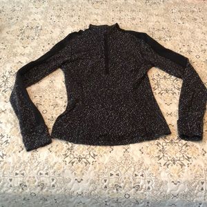 Lululemon Out Run the Elements 1/2 zip